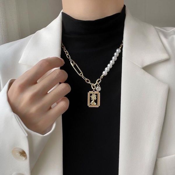 pendant necklaces korea vintage baroque irregular pearl paperclip clavicle chain necklace for women square portrait fashion gothic style, Silver
pendant necklaces korea vintage baroque irregular pearl paperclip clavicle chain necklace for women square portrait fashion gothic style, Silver