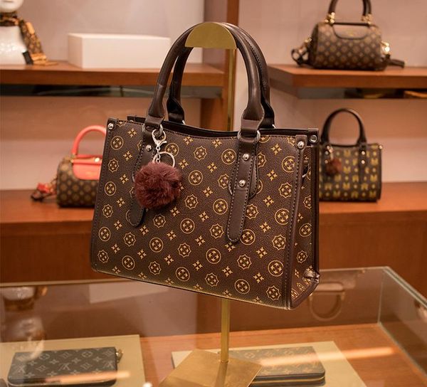 cross body 2021 autumn or winter women's bags ladies handbag european and beautiful women fashion shoulder bag
cross body 2021 autumn or winter women's bags ladies handbag european and beautiful women fashion shoulder bag