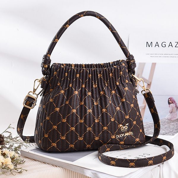 2021 women new small square bag fashion personality korean japanese style simple retro girls messenger female shoulder bag, Red;black
2021 women new small square bag fashion personality korean japanese style simple retro girls messenger female shoulder bag, Red;black