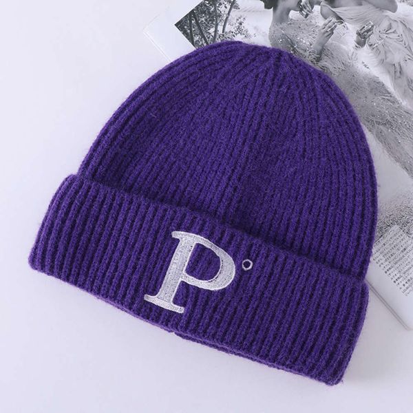 hat autumn and travel knitted men women can wear lovers' letters embroidered universal warm sports leisure, Blue;gray
hat autumn and travel knitted men women can wear lovers' letters embroidered universal warm sports leisure, Blue;gray