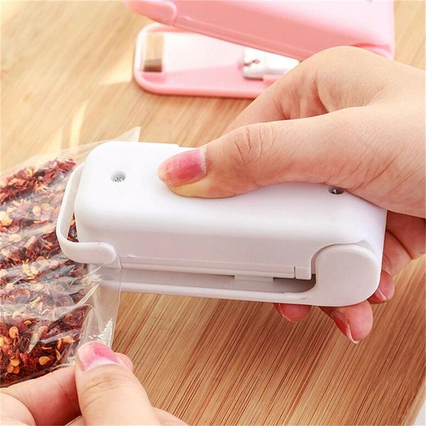 bag clips 1pcs portable mini household sealing machine food saver plastic capper hand pressure without battery
bag clips 1pcs portable mini household sealing machine food saver plastic capper hand pressure without battery