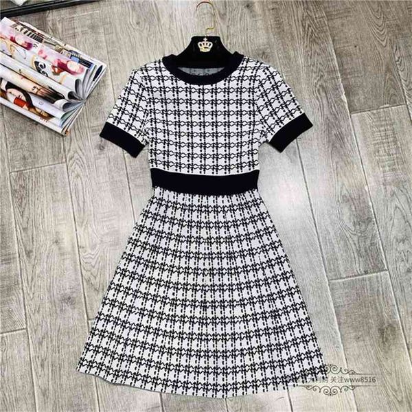 spring summer women's black/pink knit dress elegant o-neck short sleeve slim plaid a-line celebrity club party 210602, White
spring summer women's black/pink knit dress elegant o-neck short sleeve slim plaid a-line celebrity club party 210602, White