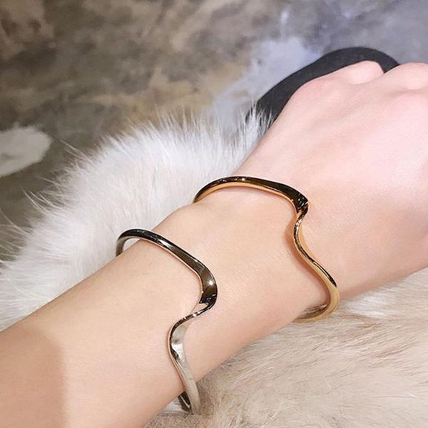 charm bracelets selling trend simple bending water pattern wave arc opening bracelet for women girls party jewelry gift, Golden;silver
charm bracelets selling trend simple bending water pattern wave arc opening bracelet for women girls party jewelry gift, Golden;silver