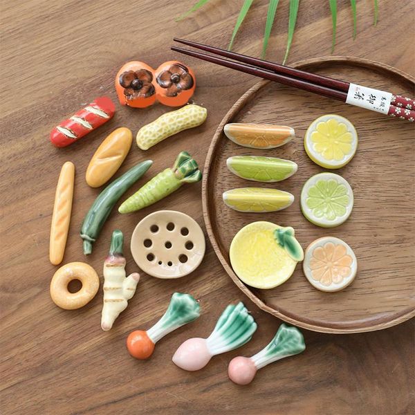 chopsticks nieuwe creatieve mode keuken servies diverse leuke groente vorm keramische eetstokjes houders praktische houder stand
chopsticks nieuwe creatieve mode keuken servies diverse leuke groente vorm keramische eetstokjes houders praktische houder stand