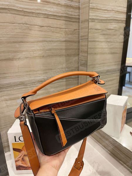 spring and summer hit color geometric one-shoulder messenger boston simple pillow bag female gift box packaging size 25
spring and summer hit color geometric one-shoulder messenger boston simple pillow bag female gift box packaging size 25