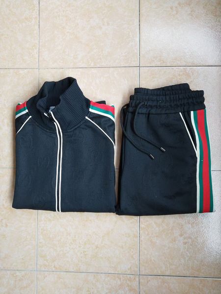 21fw männer frauen trainingsanzüge mode hoodie + joggers anzüge mit brief gedruckt qualität trainingsanzug sets mit reflektierender streifen, Gray
21fw männer frauen trainingsanzüge mode hoodie + joggers anzüge mit brief gedruckt qualität trainingsanzug sets mit reflektierender streifen, Gray