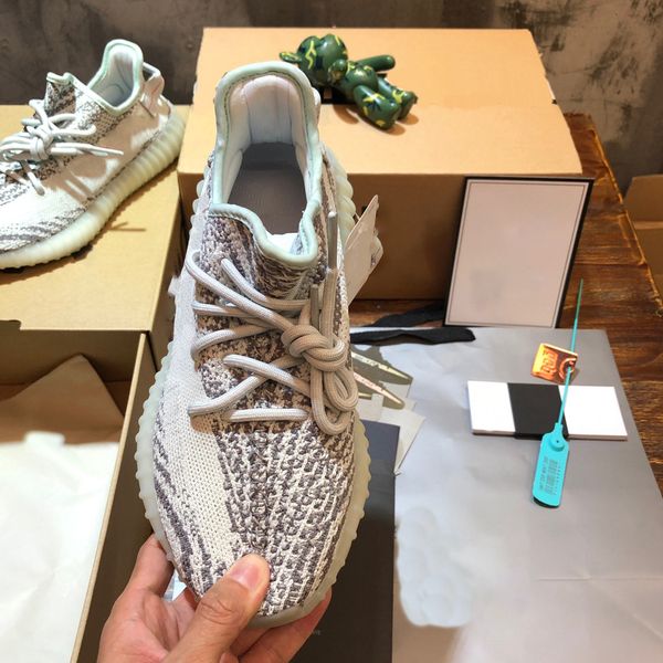 2022 Designer Low cut running shoes mens womens top sneakers Reflective fluorescent mesh eyes Europe America Asia breathable Luxury trainers size36-46
2022 Designer Low cut running shoes mens womens top sneakers Reflective fluorescent mesh eyes Europe America Asia breathable Luxury trainers size36-46
