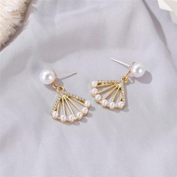 hollow fan-shaped pearl diamond earrings charm women alloy gold business ear drop european party gift dress wear stud earring jewelry access, Golden
hollow fan-shaped pearl diamond earrings charm women alloy gold business ear drop european party gift dress wear stud earring jewelry access, Golden