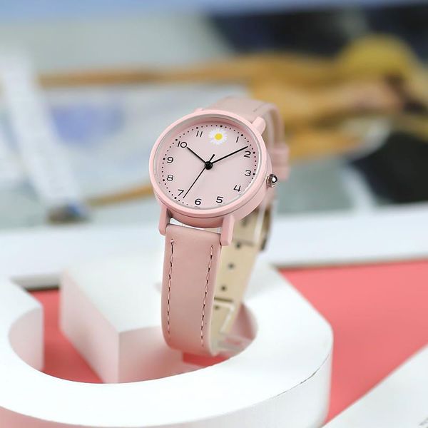 fashion lady daisy quartz watch leisure lovely student women's leather wrist dress gift relógio feminino wristwatches, Slivery;brown
fashion lady daisy quartz watch leisure lovely student women's leather wrist dress gift relógio feminino wristwatches, Slivery;brown