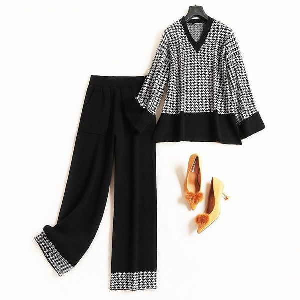 women's two piece pants 2021 fashion set winter long-sleeved v-neck plaid sweater ankle length wide-leg 8264, White
women's two piece pants 2021 fashion set winter long-sleeved v-neck plaid sweater ankle length wide-leg 8264, White