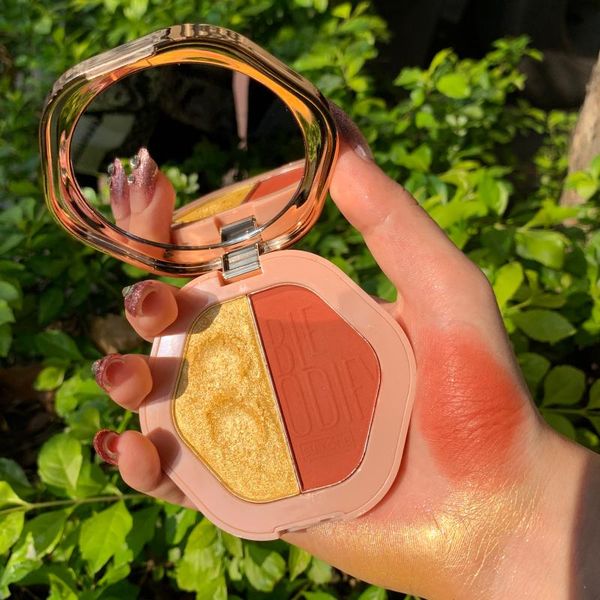 blush arrival 2 colors blush&highlighter palette face matte highlighter powder illuminated makeup blusher
blush arrival 2 colors blush&highlighter palette face matte highlighter powder illuminated makeup blusher