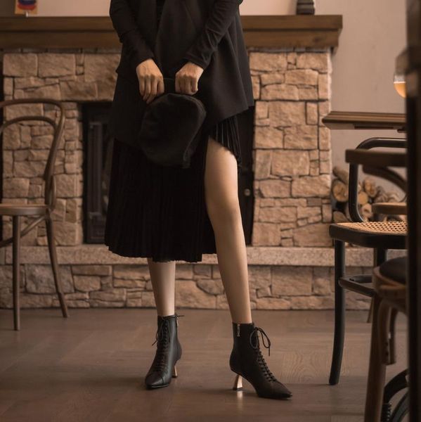 dress shoes spring and autumn 2021 temperament leather stiletto lace-up fashion boots pointed toe high-heeled ankle female x398, Black
dress shoes spring and autumn 2021 temperament leather stiletto lace-up fashion boots pointed toe high-heeled ankle female x398, Black
