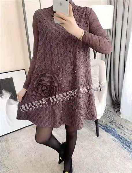 dress fashion fold in the women's pure color turtleneck beading applique stock, Black;gray
dress fashion fold in the women's pure color turtleneck beading applique stock, Black;gray