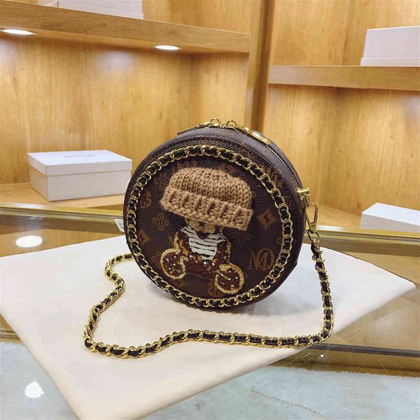 2022 factory wholesale fashion round girls versatile lovely shoulder small fragrance chain bag trend
2022 factory wholesale fashion round girls versatile lovely shoulder small fragrance chain bag trend