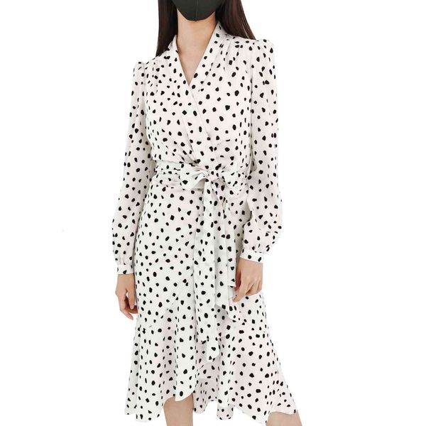 dress women's fashion light mature white background black spot chemical fiber cloth wavelet dot print floral wrap waist slim, White;black
dress women's fashion light mature white background black spot chemical fiber cloth wavelet dot print floral wrap waist slim, White;black