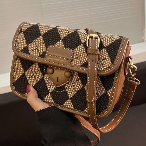 super fire small women's bag 2022 new fashion niche autumn and winter single shoulder messenger bag advanced sense of foreign style
super fire small women's bag 2022 new fashion niche autumn and winter single shoulder messenger bag advanced sense of foreign style