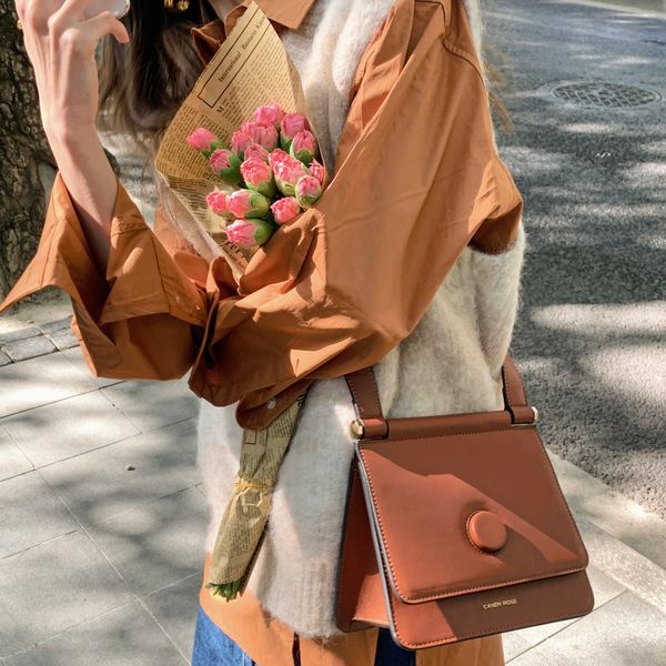a-type flip bag women's autumn and winter simple style shoulder bag single rectangular messenger satchel retro color brown purse
a-type flip bag women's autumn and winter simple style shoulder bag single rectangular messenger satchel retro color brown purse
