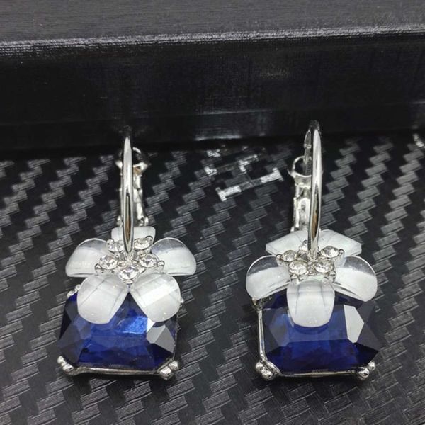 korean star with exaggerated atmosphere fashion ear jewelry crystal flower earrings female temperament, Black
korean star with exaggerated atmosphere fashion ear jewelry crystal flower earrings female temperament, Black