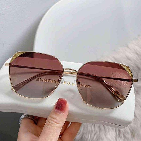 2021 high-end trend cat's ear glasses frame polarized sunglasses women's travel anti ultraviolet, White;black
2021 high-end trend cat's ear glasses frame polarized sunglasses women's travel anti ultraviolet, White;black