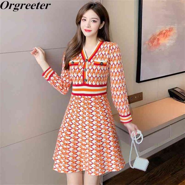 3 color runway design retro v-neck hit color diamond plaid knitted dress long sleeve single-breasted patchwork sweater dresses 210602, Black;gray
3 color runway design retro v-neck hit color diamond plaid knitted dress long sleeve single-breasted patchwork sweater dresses 210602, Black;gray