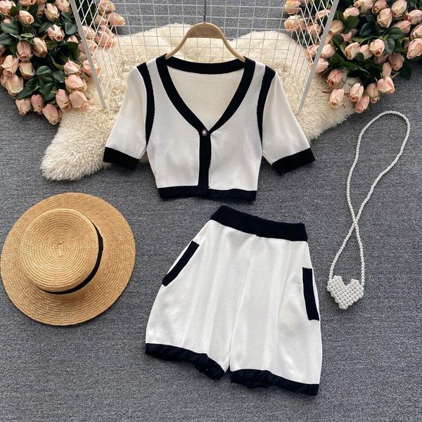 women's tracksuits small man suit 2021 female color matching short-sleeved knitted + wide-leg shorts two-piece gl184, Gray
women's tracksuits small man suit 2021 female color matching short-sleeved knitted + wide-leg shorts two-piece gl184, Gray