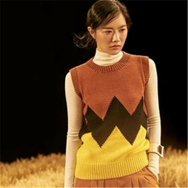 100% hand made pure wool knit women contrast color oneck patchwork sleeveless pullover sweater retail wholesale customized women's swea, White;black
100% hand made pure wool knit women contrast color oneck patchwork sleeveless pullover sweater retail wholesale customized women's swea, White;black