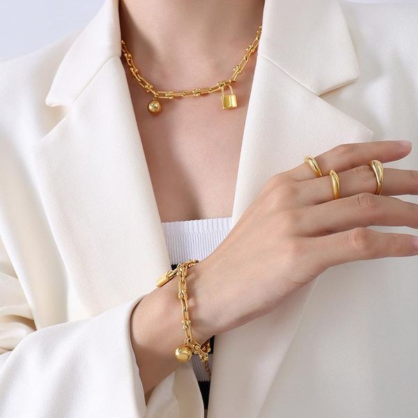 Earrings & Necklace Interlocking Ins Lock Round Bead Bracelet Titanium Steel Gold-plated Women's Jewelry Set, Silver
Earrings & Necklace Interlocking Ins Lock Round Bead Bracelet Titanium Steel Gold-plated Women's Jewelry Set, Silver