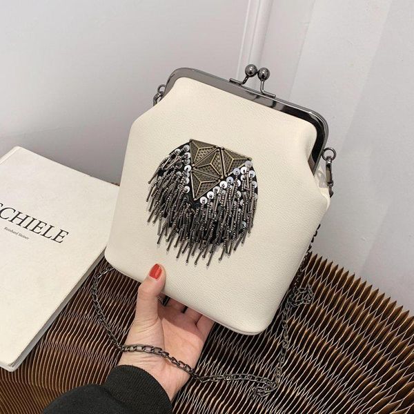 evening bags fashion exquisite shopping bag retro casual women totes shoulder female leather solid color chain handbag for 2021
evening bags fashion exquisite shopping bag retro casual women totes shoulder female leather solid color chain handbag for 2021