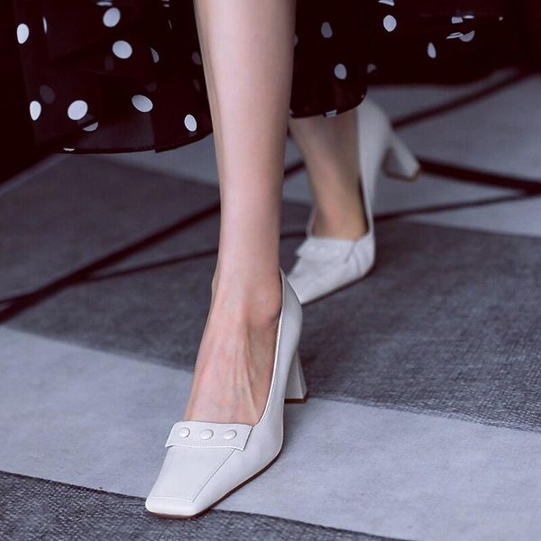 dress shoes 2021 spring high heels pumps elegance square toe office lady leather 7 cm, Black
dress shoes 2021 spring high heels pumps elegance square toe office lady leather 7 cm, Black