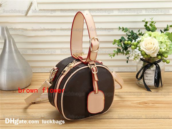 designer petite chapeau boite women handbags shoulder bags leather luxury lady classic flowers crossbody bag
designer petite chapeau boite women handbags shoulder bags leather luxury lady classic flowers crossbody bag