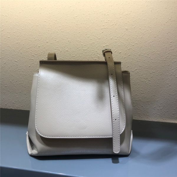 design hand 2021 new head leather korean cover women's shoulder guangzhou case bag leather women's bag p488
design hand 2021 new head leather korean cover women's shoulder guangzhou case bag leather women's bag p488