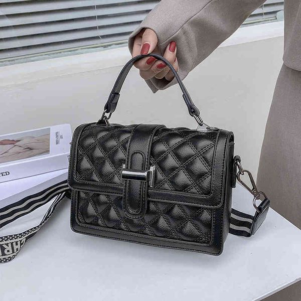 2022 factory wholesale new texture temperament portable small square bag women's simple foreign style wide shoulder strap single should
2022 factory wholesale new texture temperament portable small square bag women's simple foreign style wide shoulder strap single should