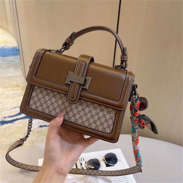 designer sale counter authentic new one shoulder messenger women's fashion trend simple handbag wholesale store
designer sale counter authentic new one shoulder messenger women's fashion trend simple handbag wholesale store