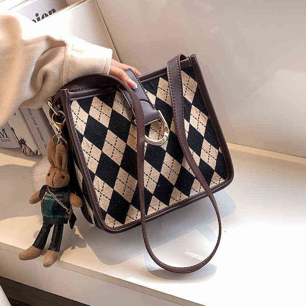 evening bags fashion chsboard armpit single shoulder women's 2021 fashion small square foreign style msenger bag
evening bags fashion chsboard armpit single shoulder women's 2021 fashion small square foreign style msenger bag
