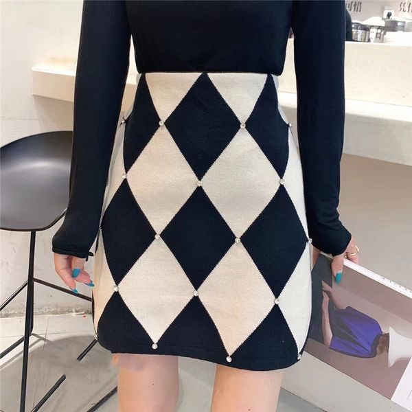 skirts 2021 autumn winter knitted women's korean fashion diamond inlaid lattice a-shaped high waist and hip short skirt, Black
skirts 2021 autumn winter knitted women's korean fashion diamond inlaid lattice a-shaped high waist and hip short skirt, Black