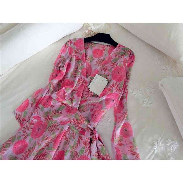 new deep pink sunflower dress in early autumn, Black;gray 
new deep pink sunflower dress in early autumn, Black;gray