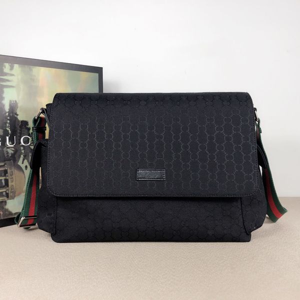 High-quality high-end leather selling men's women sports bag casual shoulder 44*28*14cm1658
High-quality high-end leather selling men's women sports bag casual shoulder 44*28*14cm1658