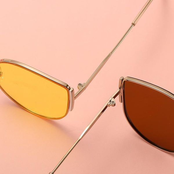 sunglasses 2021 fashion women cat eye square oversized metal sun glasses frame men design uv400, White;black
sunglasses 2021 fashion women cat eye square oversized metal sun glasses frame men design uv400, White;black