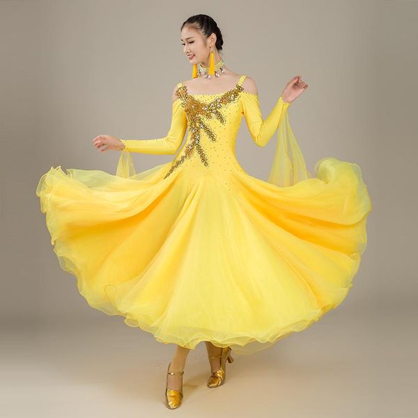 stage wear 2021woman modern dancing competition dress ballroom waltz costumes 079, Black;red
stage wear 2021woman modern dancing competition dress ballroom waltz costumes 079, Black;red