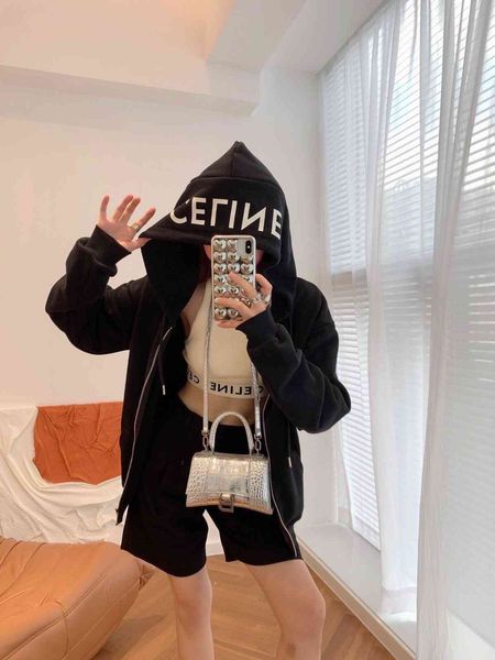luxury brand hoodie chaopai series 21 early autumn new letter printing classic minimalist zipper hooded loose sweater coat, Black
luxury brand hoodie chaopai series 21 early autumn new letter printing classic minimalist zipper hooded loose sweater coat, Black