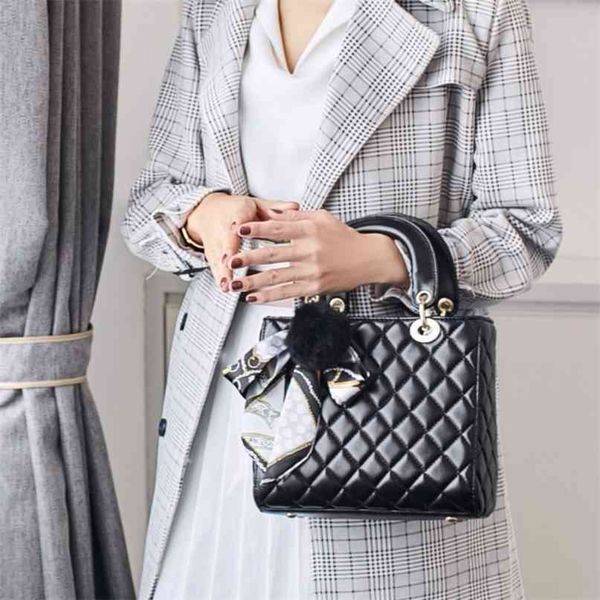 outlet outlet star's same princess advanced feeling lingge fashion hand-held women's bag luxuryss designerss yw
outlet outlet star's same princess advanced feeling lingge fashion hand-held women's bag luxuryss designerss yw