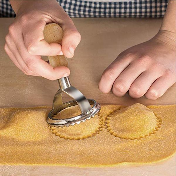 baking moulds biscuit mold pasta hand-cutting machine embossed dumpling embossing with roller big round cookie mould kitchen tools
baking moulds biscuit mold pasta hand-cutting machine embossed dumpling embossing with roller big round cookie mould kitchen tools