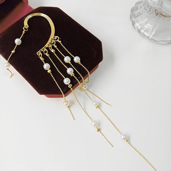 1pcs selling sweet girl earrings 2021 fashion exaggerated pearl tassel long temperament personality wholesale stud, Golden;silver
1pcs selling sweet girl earrings 2021 fashion exaggerated pearl tassel long temperament personality wholesale stud, Golden;silver