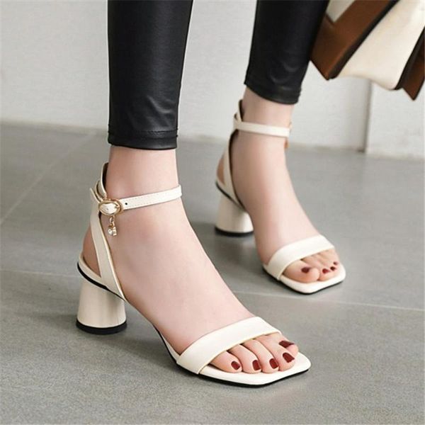 dress shoes pxelena korean women patent leather sandals round high heels 2021 summer ankle strap female party office lady 45, Black
dress shoes pxelena korean women patent leather sandals round high heels 2021 summer ankle strap female party office lady 45, Black