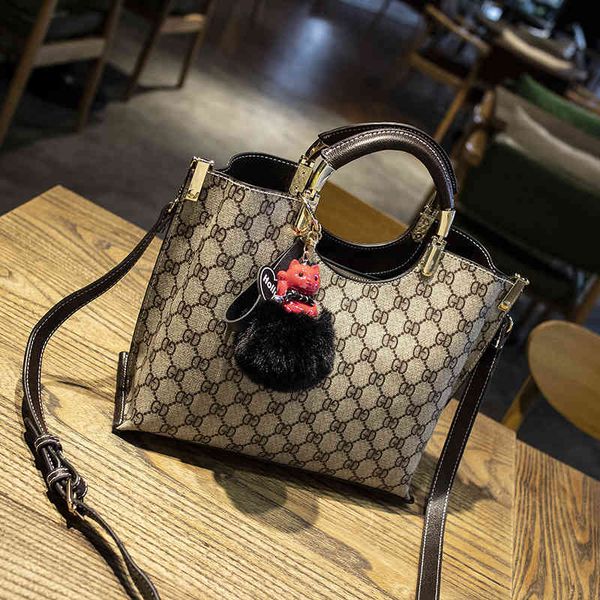 leather women's bag high sense versatile hand new large capacity one shoulder messenger bag fashion purse outlets
leather women's bag high sense versatile hand new large capacity one shoulder messenger bag fashion purse outlets