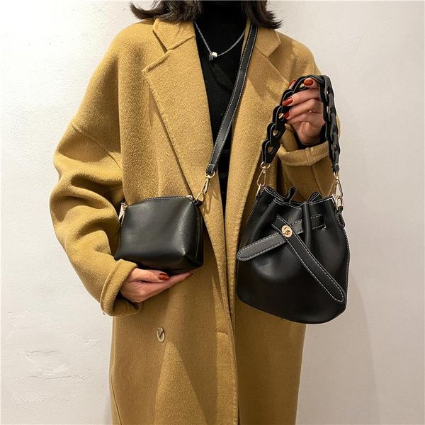weave strap bucket bags for women 2021 luxury designer shoulder crossbody female vintage pu leather string bow handbag tote cross body 
weave strap bucket bags for women 2021 luxury designer shoulder crossbody female vintage pu leather string bow handbag tote cross body