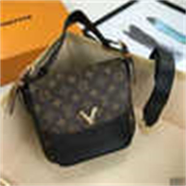 iconic bag m11069 retro one-shoulder diagonal all-match handbags brand handles shoulder bags totes cross body designer clutches evening
iconic bag m11069 retro one-shoulder diagonal all-match handbags brand handles shoulder bags totes cross body designer clutches evening