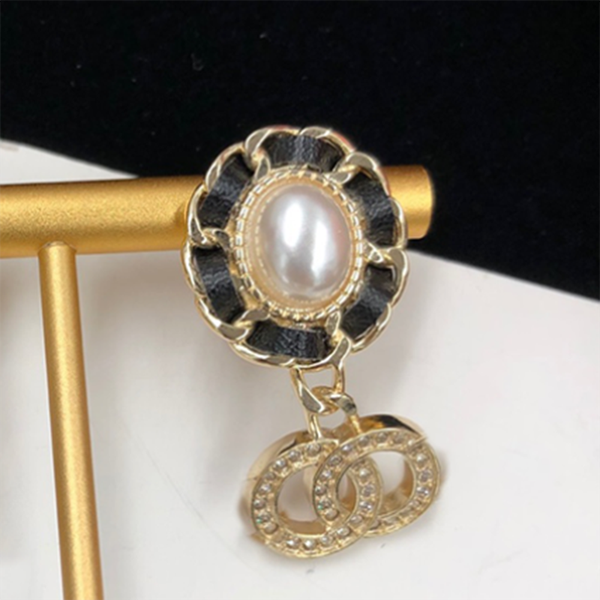designer earrings womens pearl earring leather charm jewelry diamond studs earring women luxury gold classic party gift hoop earrings d21091, Golden
designer earrings womens pearl earring leather charm jewelry diamond studs earring women luxury gold classic party gift hoop earrings d21091, Golden