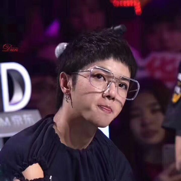 design glasses new hua chenyu square baby li yuchun star same men's and women's versatile frame n01s, White;black
design glasses new hua chenyu square baby li yuchun star same men's and women's versatile frame n01s, White;black