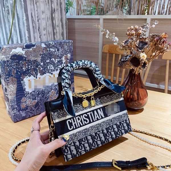 leather embroidery women's versatile fairy spice girl portable one shoulder messenger bag fashion women's 21 new zly bags
leather embroidery women's versatile fairy spice girl portable one shoulder messenger bag fashion women's 21 new zly bags